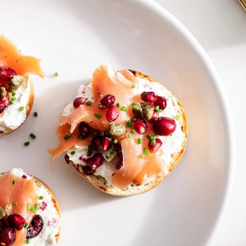 Cranberry Sleigh Bagel Board